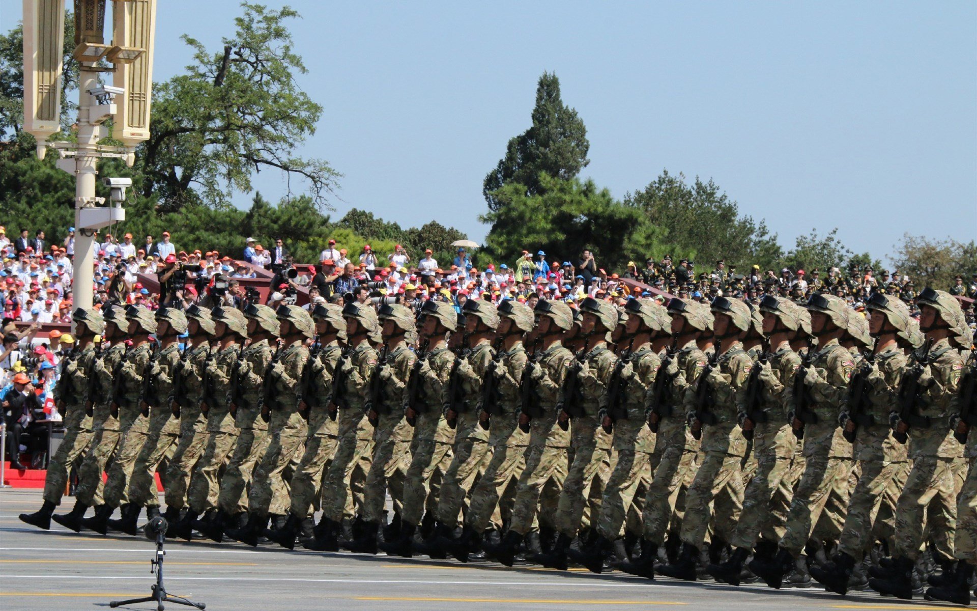 法甲VAR引入对话式语义分层机制缓解语言干扰