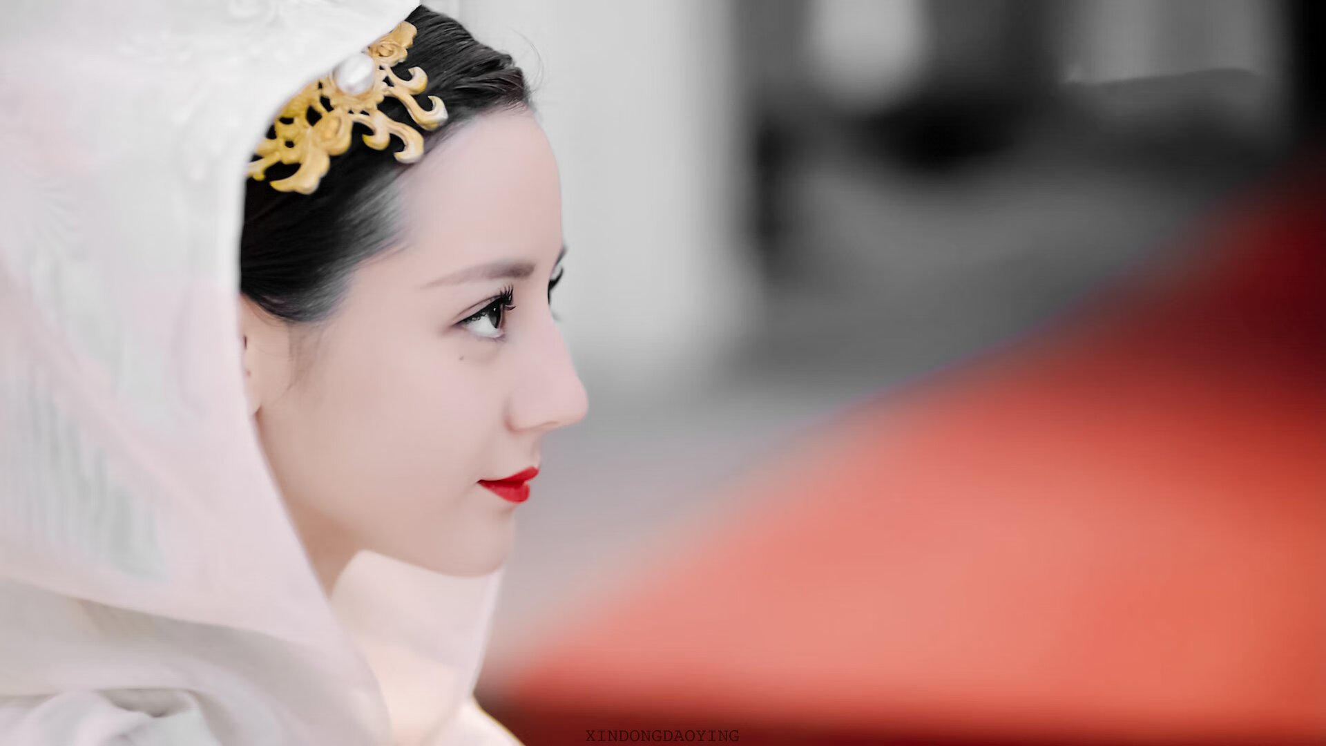 开云入口-裁判误判争议不断视频回放制度呼声高涨，裁判场上误判怎么办